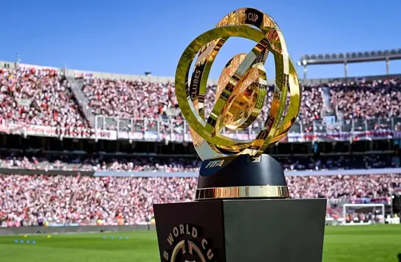 Tour do troféu da Copa de Clubes chega ao Rio (Foto: Divulgação/Fifa)