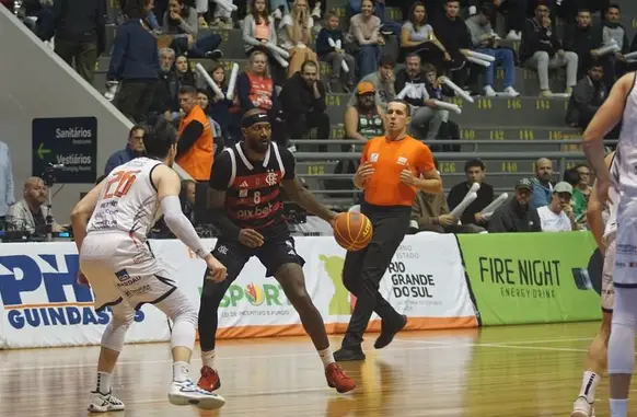 Williams anotou 13 pontos na vitória do Flamengo (Foto: Thais Sousa/Divulgação)