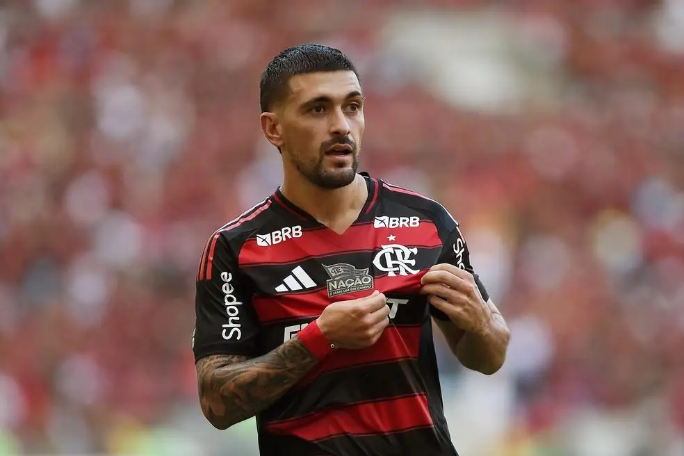 Arrascaeta comemora gol do Flamengo contra o Corinthians, pelo Brasileirão