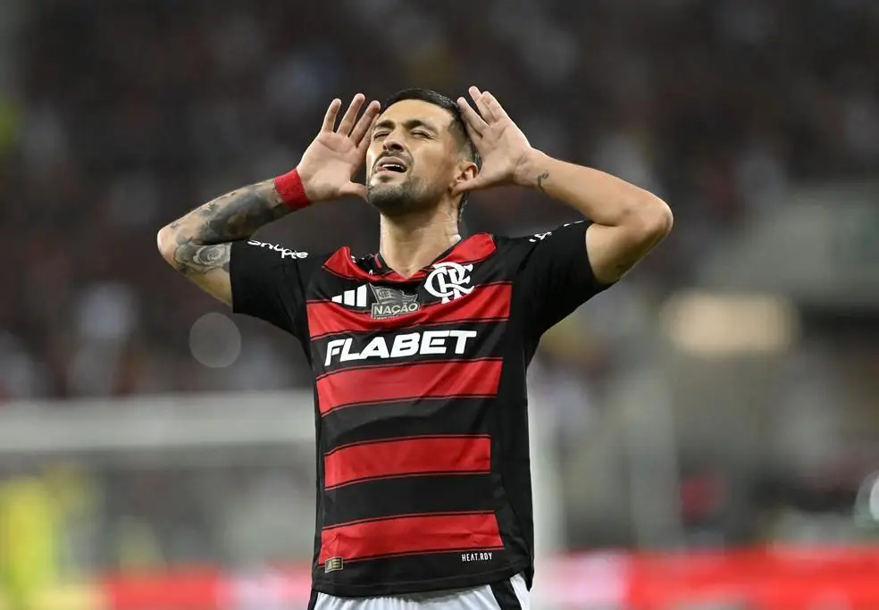 Arrascaeta comemora sétimo gol no Brasileirão 2025