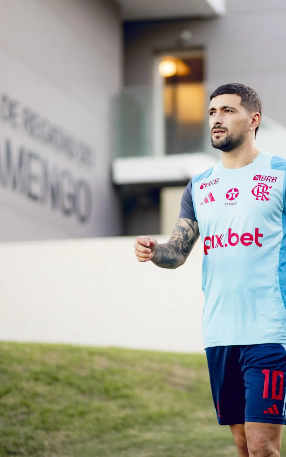 Arrascaeta em treino do Flamengo