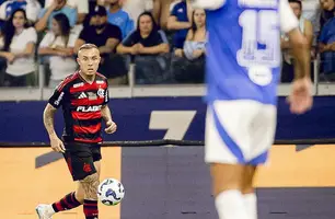 Cebolinha em ação pelo Flamengo contra o Cruzeiro (Foto: Adriano Fontes / Flamengo)