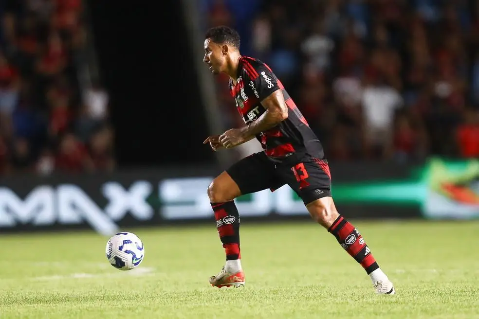 Danilo deve ser titular em Flamengo x Botafogo-PB