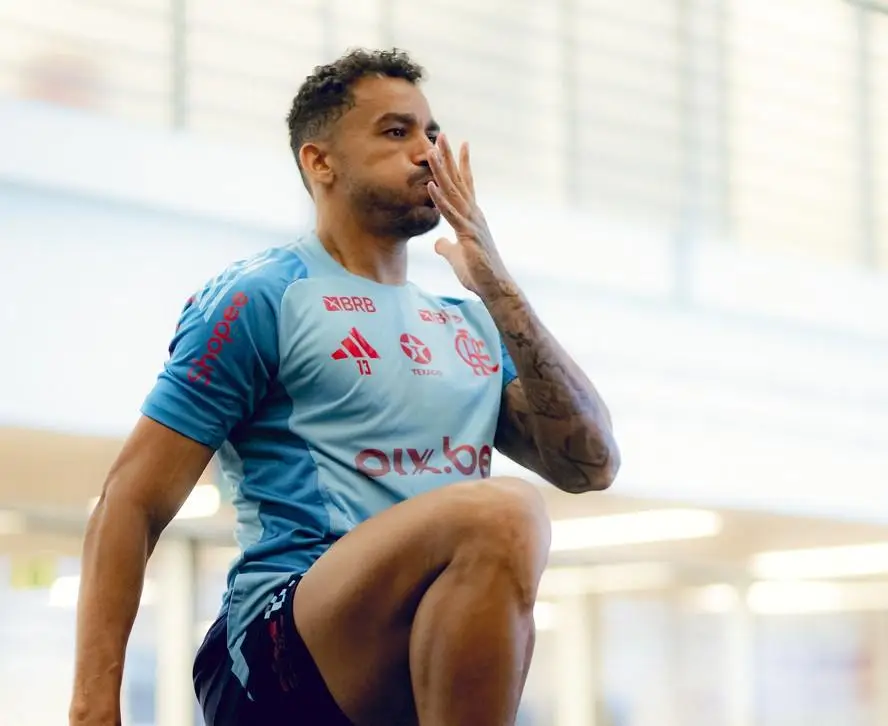 Danilo em treinamento no Ninho do Urubu, CT do Flamengo