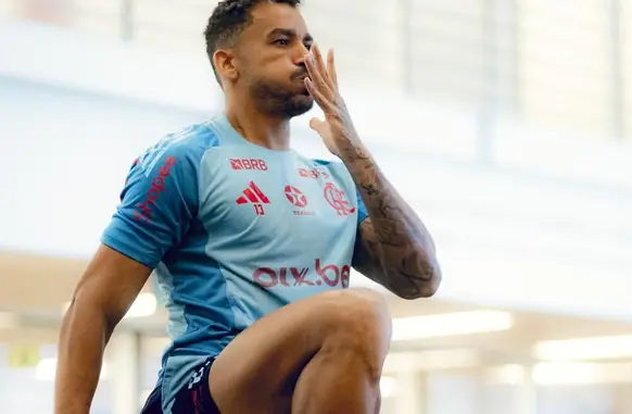 Danilo em treinamento no Ninho do Urubu, CT do Flamengo (Foto: Adriano Fontes/Flamengo)