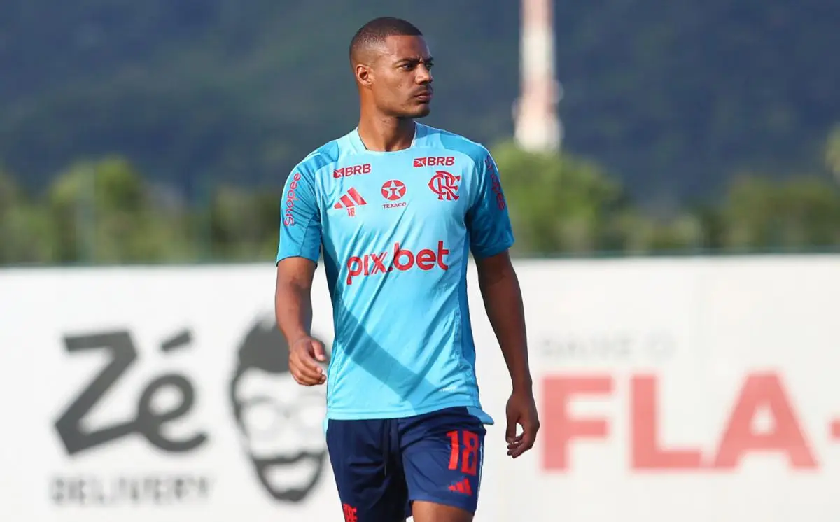 De La Cruz segue fora dos treinos do Flamengo
