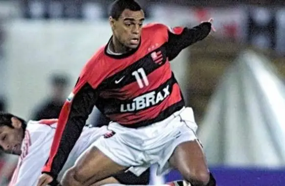 Denílson atuando pelo Flamengo nos anos 2000 (Foto: Divulgação)
