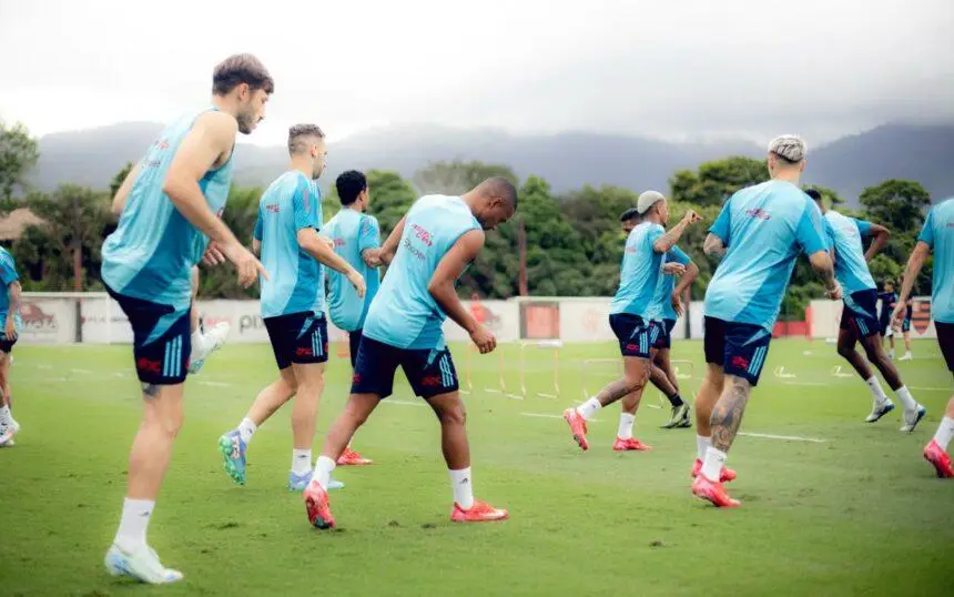 Elenco do Flamengo no CT Ninho do Urubu
