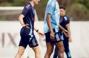 Filipe Luís e Bruno Henrique em treino do Flamengo (Foto: Adriano Fontes / Flamengo)
