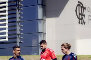 Filipe Luís em treino do Flamengo (Foto: Adriano Fontes/Flamengo)