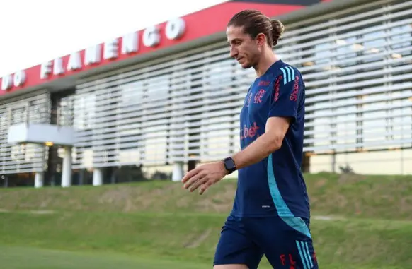 Filipe Luís reclama do calendário no Brasil e aponta ajustes necessários (Foto: Gilvan de Souza / Flamengo)