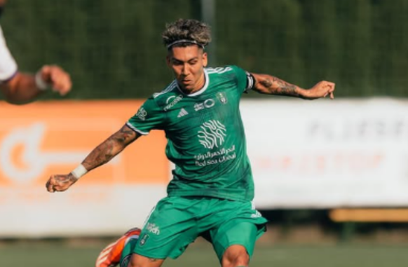 Firmino foi campeão da da Champions League da Ásia com o Al-Ahli (Foto: Divulgação/Al-Ahli)