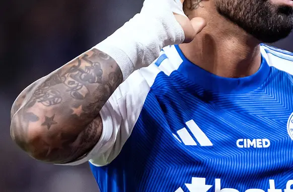 Gabigol marcou gol contra o Flamengo com a camisa do Cruzeiro (Foto: Gustavo Aleixo/Cruzeiro)
