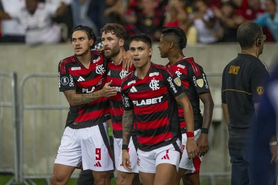 Jogadores do Flamengo comemoram gol da vitória sobre Táchira