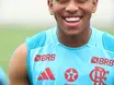 Flamengo garante futuro: Joshua renova contrato por 5 anos