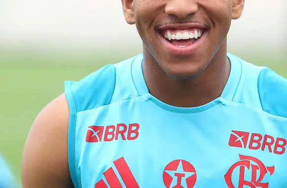 Joshua em treino do Flamengo (Foto: Gilvan de Souza / Flamengo)