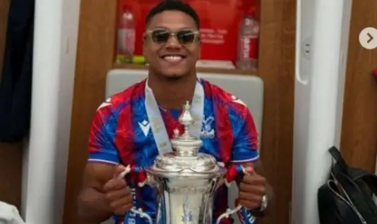 Cria do Flamengo brilha na Europa: Campeão da Copa da Inglaterra Cria do Flamengo brilha na Europa: Campeão da Copa da Inglaterra