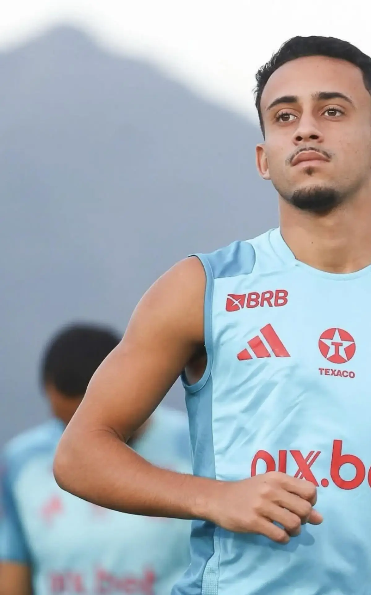 Matheus Gonçalves em treino do Flamengo
