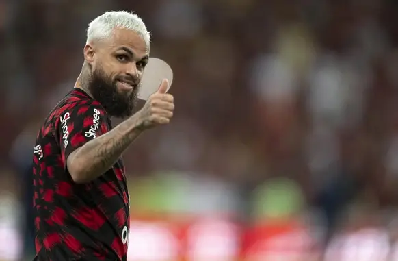 Michael no aquecimento de Flamengo x Bahia (Foto: Jorge Rodrigues / AGIF)