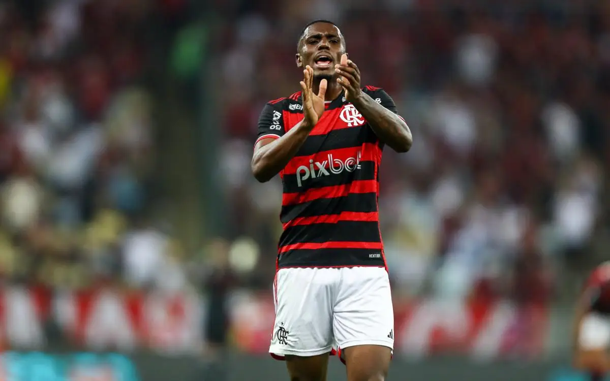 Nesta temporada, Evertton Araújo entrou em campo 13 vezes pelo Flamengo