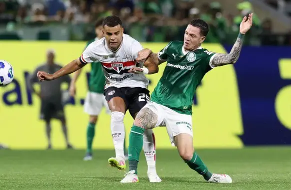 Palmeiras vence São Paulo nos acréscimos e Flamengo cai para 2ª posição no Brasileirão (Foto: Cesar Greco / Palmeiras)