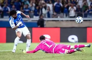 Rossi sai nos pés de Gabigol em Cruzeiro x Flamengo (Foto: Gustavo Aleixo / Cruzeiro)