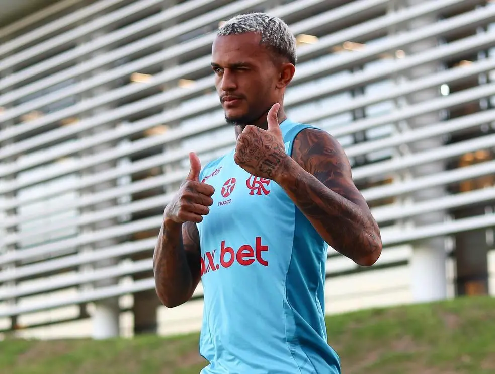 Wesley deve voltar ao time titular do Flamengo contra a LDU