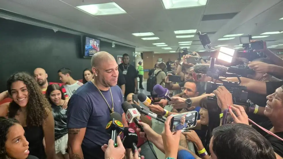 Adriano em despedida no Maracanã