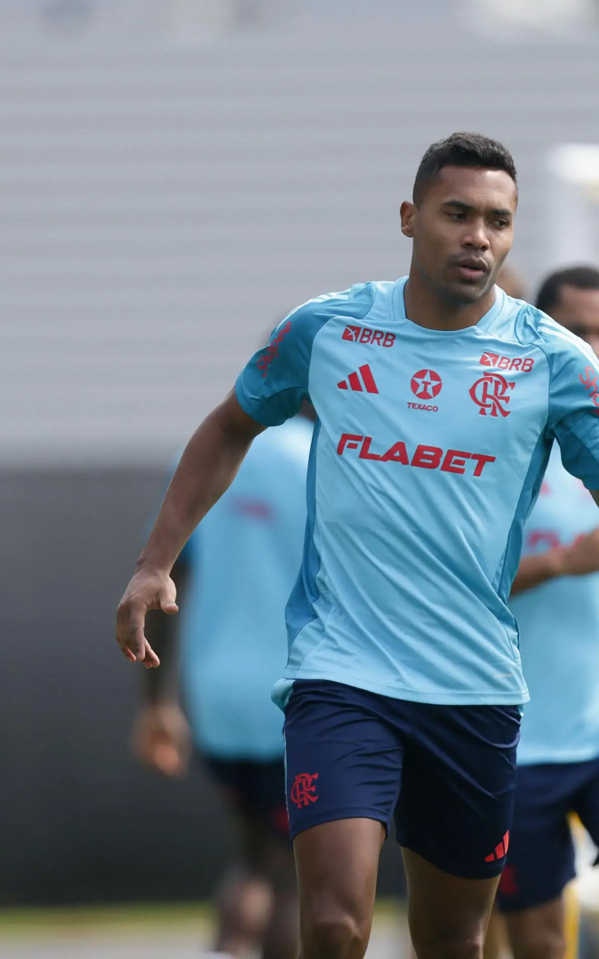 Alex Sandro em treino do Flamengo nos EUA