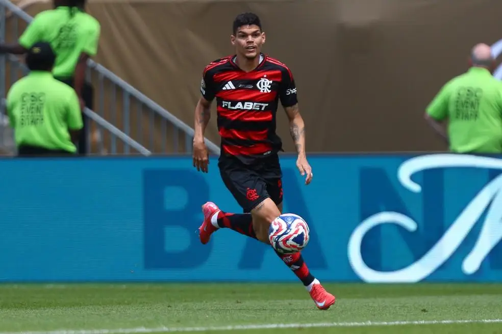 Ayrton Lucas atingiu 36,1 km/h no Flamengo x Chelsea