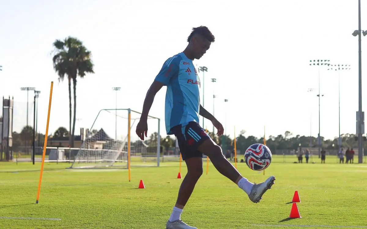 Bruno Henrique em ação durante treino do Flamengo nos Estados Unidos