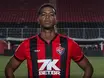 Vitória busca devolver Carlinhos ao Flamengo em situação de empréstimo