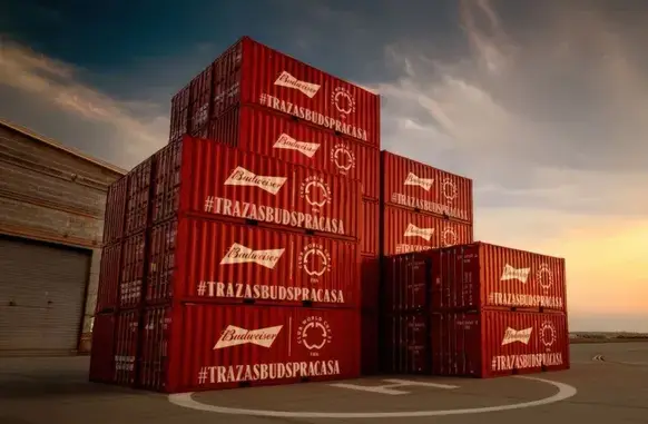Contêineres da Budweiser (Foto: Cerveja de graça no Mundial? Budweiser confirma a promessa)