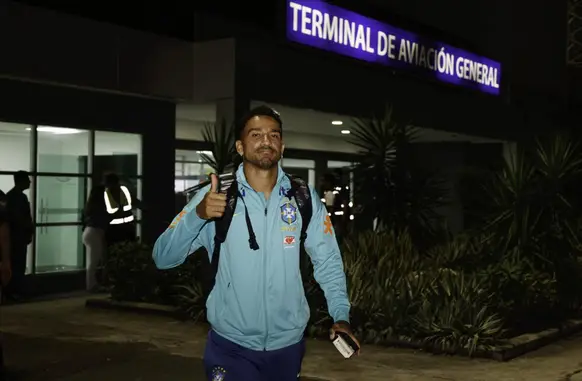 Danilo foi convocado por Carlo Ancelotti (Foto: Rafael Ribeiro / CBF)
