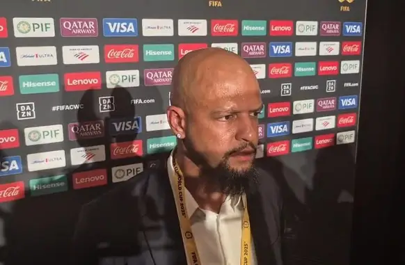 Felipe Melo em entrevista durante a Copa do Mundo de Clubes (Foto: Thiago Lima)
