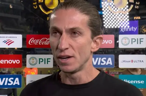 Filipe Luís dá entrevista após Flamengo 2x0 Espérance (Foto: Reprodução/sportv)