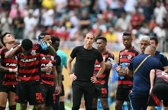 Flamengo perdeu por 4 a 2 para o Bayern (Foto: PATRICIA DE MELO MOREIRA / AFP)