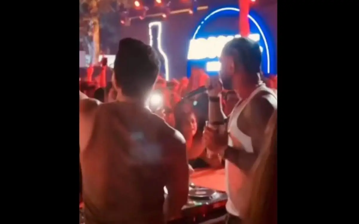 Gabigol cantou música do Flamengo durante evento no Rio de Janeiro