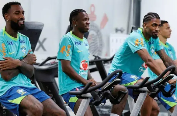 Gérson, Vini Jr e Alexsandro (Foto: Rafael Ribeiro/ CBF)