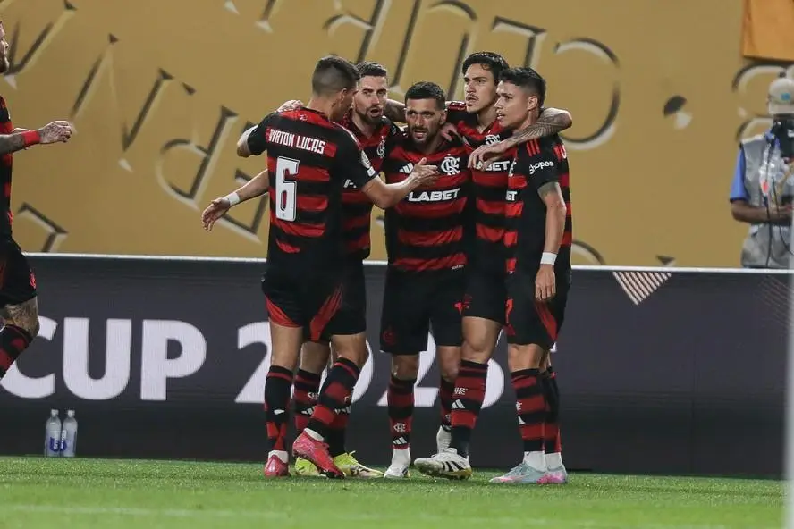 Jogadores do Flamengo comemoram gol contra Espérance