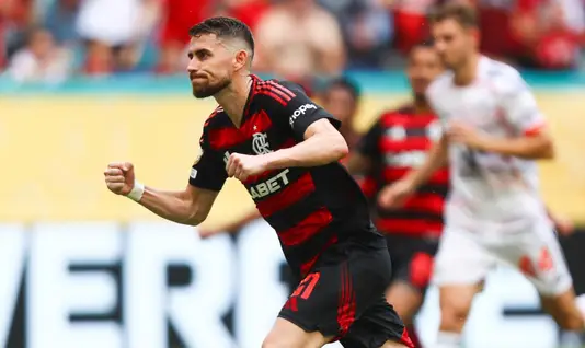 Jorginho, destaque do Flamengo, brilha no Mundial e deixa torcida na expectativa Jorginho, destaque do Flamengo, brilha no Mundial e deixa torcida na expectativa