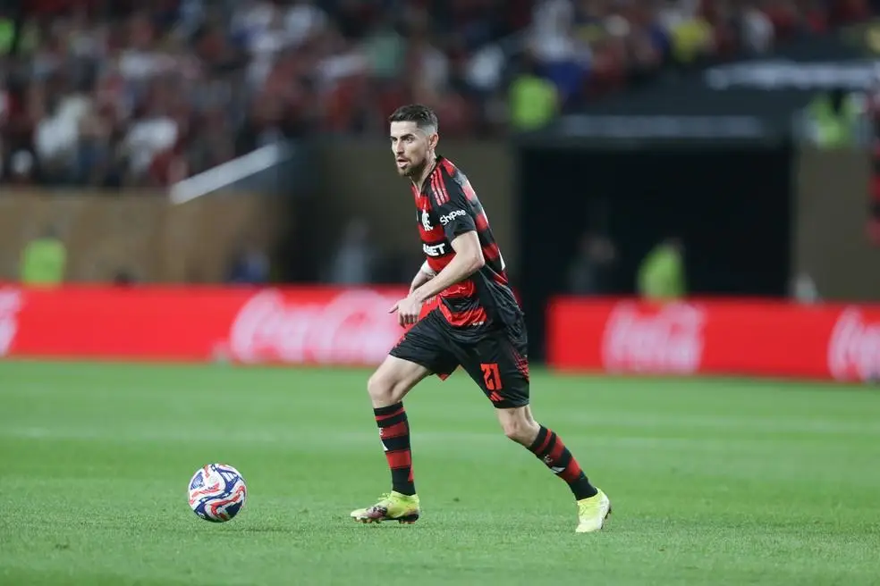 Jorginho, durante jogo do Flamengo com o Esperánce