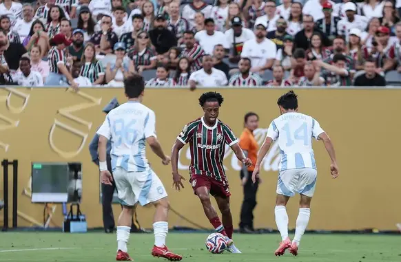 Keno foi decisivo na virada do Fluminense por 4 a 2 sobre Ulsan HD-COR (Foto: LUCAS MERÇON / FLUMINENSE F.C.)