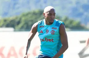 Lorran foi inscrito na Copa de Clubes, mas não viajou com grupo do Flamengo (Foto: Gilvan de Souza/Flamengo)