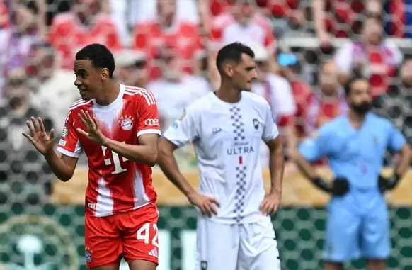 O Bayern de Munique de Musiala fez 10 a 0 no Auckland City (Foto: Paul Ellis/AFP)