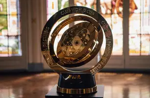 O troféu da Copa do Mundo de Clubes 2025 (Foto: Lucas Merçon/Fluminense FC)
