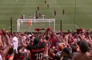 Torcida do Flamengo no Financial Field contra o Chelsea (Foto: Reprodução / TV Globo)