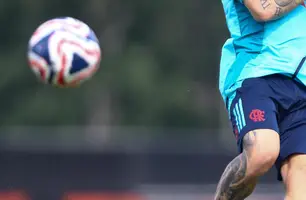 Varela em treino do Flamengo (Foto: Gilvan de Souza / Flamengo)