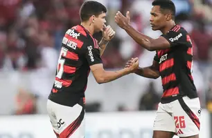 Alex Sandro deixou o campo para a entrada de Ayrton Lucas (Foto: Gilvan de Souza/Flamengo)