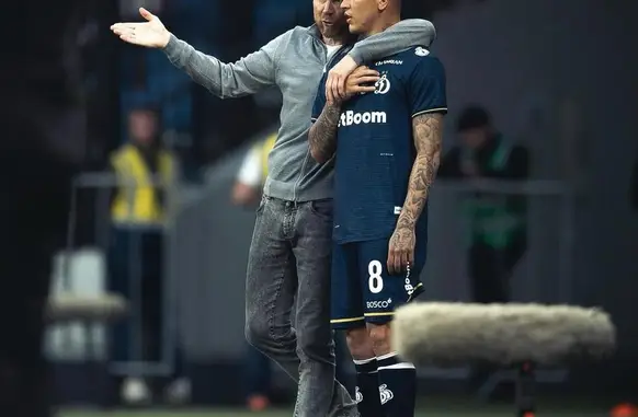 Carrascal começou no banco o amistoso do Dínamo contra o Partizan (Foto: Divulgação / Dínamo Moscou)